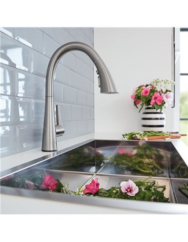 Grohe 30205 Grohe Zedra Single-Handle Pull Down Kitchen Faucet Triple Spray 6.6 L/min - 1.75 GPM with Touch Technology