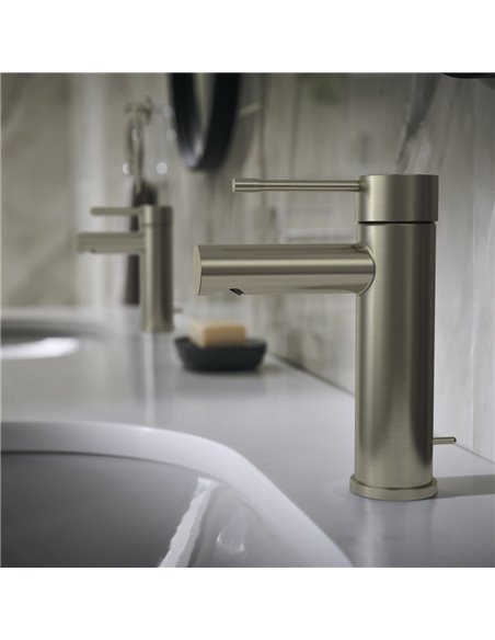 Grohe 32216 Essence New Single Hole Single-Handle S-Size Bathroom Faucet 4.5 L/min - 1.2 GPM